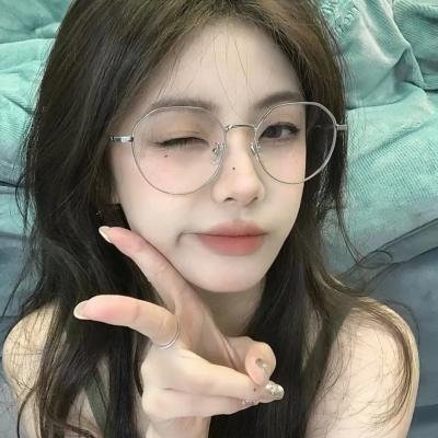 玛丽的白色连衣裙
